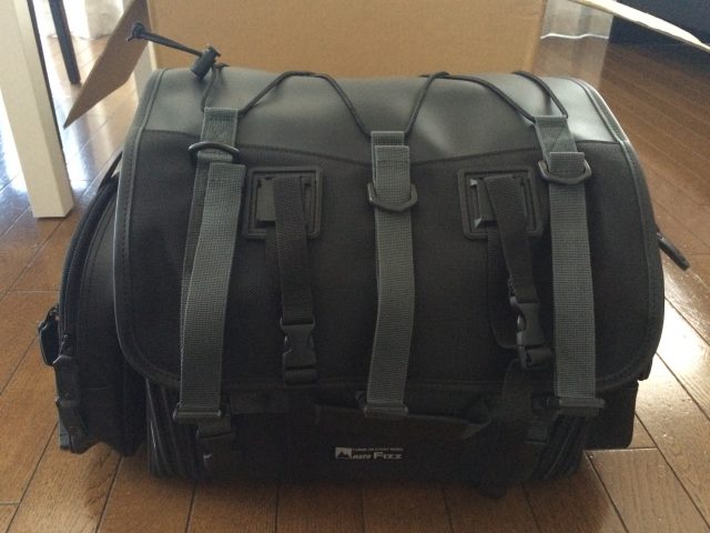 大きなシートバッグを買いました